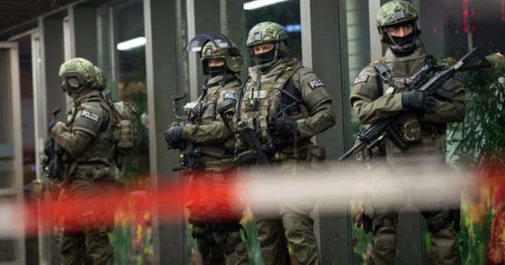 Kiürítették München két pályaudvarát
